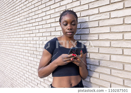 Active Urbanite: Tracking Fitness Progress 110287501