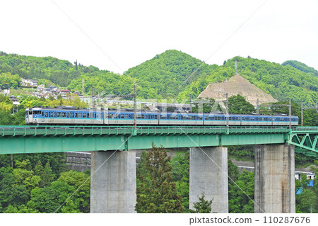 Chuo Main Line Torisawa-Saruhashi JR East 115 series C6 formation (Nagano) Chuo Main Line Torisawa-Saruhashi JR East 115 series C6 formation (Nagano) 110287676
