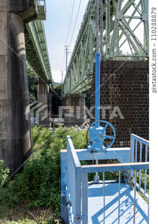 群馬縣澀川市利根川上越線大橋 110288879