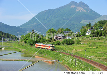 久大本線 南由布~由布院 JR 九州 木葉 65-36 + 木葉 58-569 (大分) 彥山 久大本線 南由布~由布院 JR 九州 木葉 65-36 + 木葉 58-569 (大分) 彥山 110291393