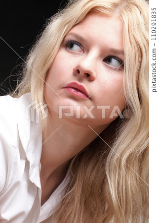 portrait of beautiful blonde woman 110291835