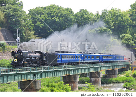 中央幹線鹽崎～韭崎 JR東日本 D51-498+12系+DE10-1698（高崎） 110292001