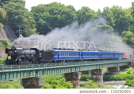 中央幹線鹽崎～韭崎 JR東日本 D51-498+12系+DE10-1698（高崎） 110292003