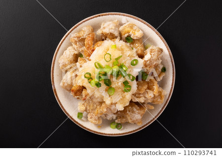Grated chicken skin ponzu sauce 110293741