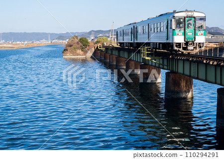 [Mugi Line] Local train heading to Anan Station 110294291