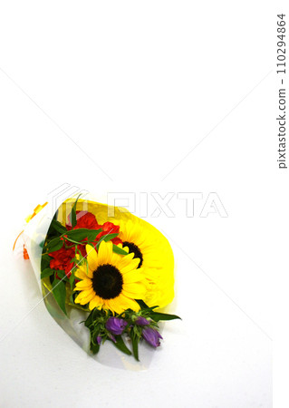 Sunflower bouquet 110294864