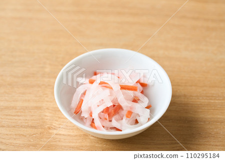 我是紅白相間的。 110295184