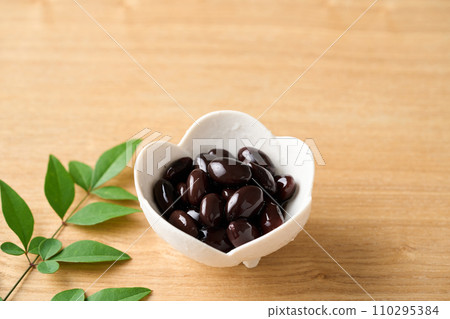 Black bean Black bean 110295384