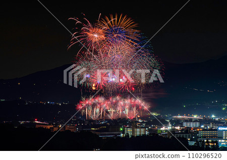 從山上看到的玉名花火大會 110296520