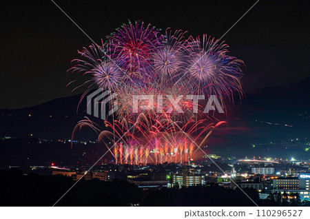 Tamana Fireworks Festival seen from the hill 110296527