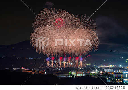 Tamana Fireworks Festival seen from the hill 110296528