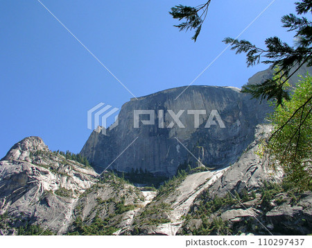 美國,世界遺產,優勝美地國家公園,特納亞谷,從鏡湖岸邊看到的半圓頂 美國,世界遺產,優勝美地國家公園,特納亞谷,從鏡湖岸邊看到的半圓頂 110297437