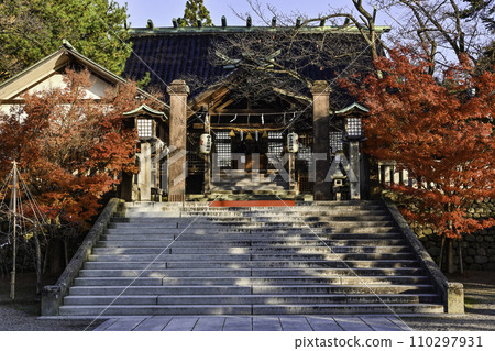 Utasu Shrine in late autumn 110297931