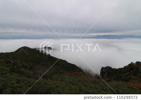 Climbing Mt. Kinpu in Yamanashi Prefecture in October 2023 Climbing Mt. Kinpu in Yamanashi Prefecture in October 2023 110299372