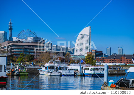Yokohama, Zou-no-hana Park, Minato Mirai, port, ship 110300933
