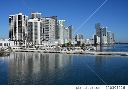 Residential waterfront buildings on Biscayne Bay in Miami, Florida. 110301226