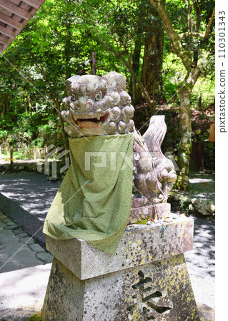 Kyoto Kifune Shrine Okumiya guardian dog (Kyoto City, Kyoto Prefecture) 110301343