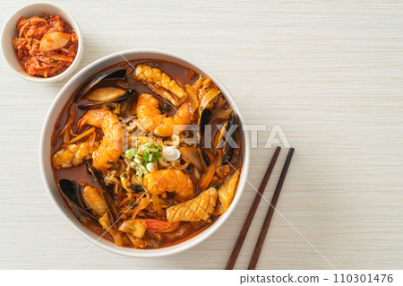 Jjamppong -  Korean Seafood Noodle Soup 110301476