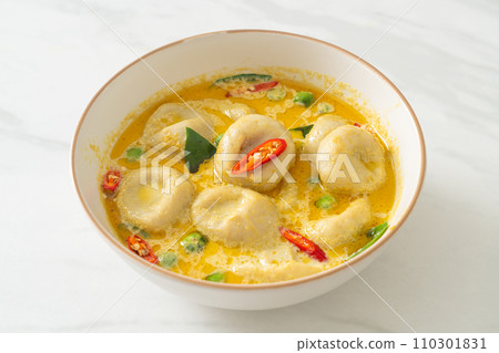 Green curry soup with Fish ball 110301831