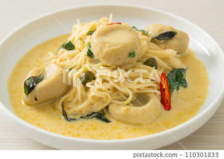 Rice Noodles with Green curry and Fish ball 110301833