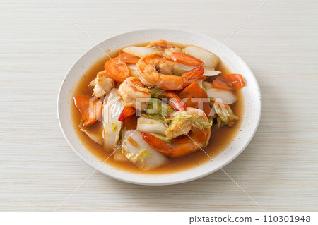 stir-fried Chinese cabbage with shrimps 110301948