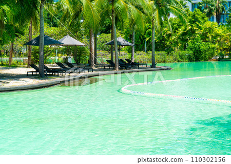 pool bed around swimming pool 110302156