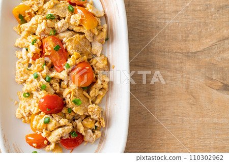 stir-fried tomatoes with egg on plate stir-fried tomatoes with egg on plate 110302962