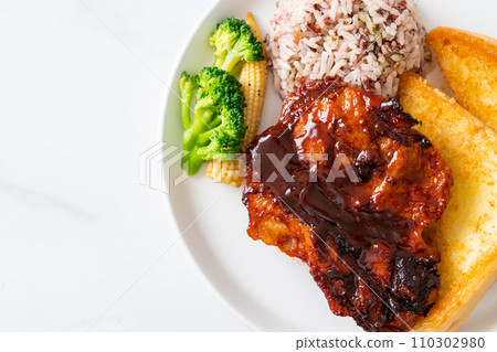 barbecue pork steak with rice berry 110302980