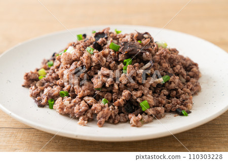Stir-fried Chinese Olives with Minced Pork 110303228