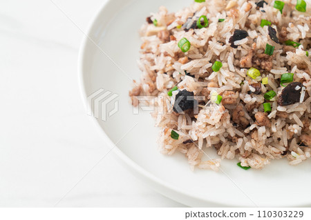 Fried Rice with Chinese Olives and Minced Pork 110303229