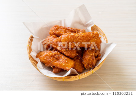 deep fried potatoes 110303231