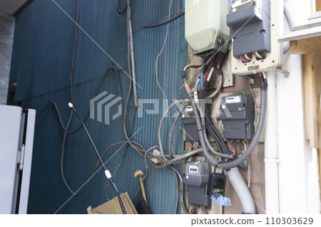 Messy wiring, power distribution equipment 110303629