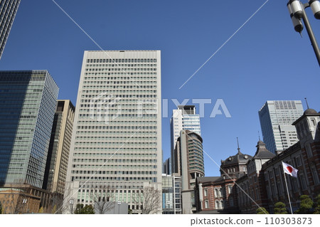 在東京駐地前面的都市風景 在東京駐地前面的都市風景 110303873