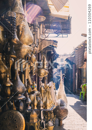 Lamp shop in the labyrinth city of Fez, Morocco 110304269