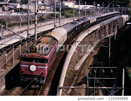 1988年,EF81牽引的東方快車在山科站附近行駛 1988年,EF81牽引的東方快車在山科站附近行駛 110304989