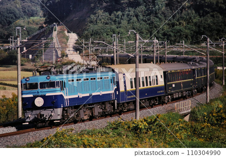1988 Orient Express towed by ED76 running on Tabarazaka 110304990
