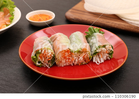 Delicious fresh spring rolls 110306190