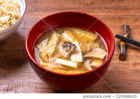 Eringi miso soup 110306620