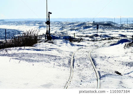Winter Hokkaido railways along the Sea of Okhotsk Winter Hokkaido railways along the Sea of Okhotsk 110307384
