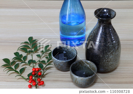 Sake (hot sake/Japanese style image) Sake (hot sake/Japanese style image) 110308728