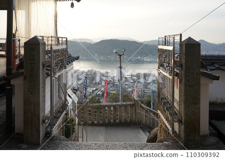 View from the bell tower of Senkoji Temple (Onomichi City, Hiroshima Prefecture) View from the bell tower of Senkoji Temple (Onomichi City, Hiroshima Prefecture) 110309392