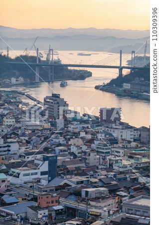 View from the bell tower of Senkoji Temple (Onomichi City, Hiroshima Prefecture) View from the bell tower of Senkoji Temple (Onomichi City, Hiroshima Prefecture) 110309396