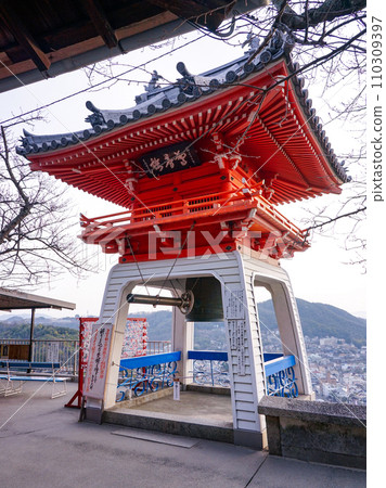 View from the bell tower of Senkoji Temple (Onomichi City, Hiroshima Prefecture) View from the bell tower of Senkoji Temple (Onomichi City, Hiroshima Prefecture) 110309397