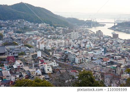 View from the bell tower of Senkoji Temple (Onomichi City, Hiroshima Prefecture) 110309399