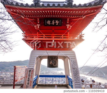 從千光寺鐘樓看到的景色(廣島縣尾道市) 從千光寺鐘樓看到的景色(廣島縣尾道市) 110309410