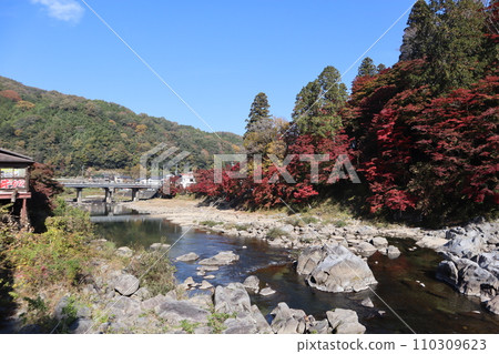 Autumn mountain temple wrapped in autumn leaves, Korankei, autumn leaves, autumn leaves viewing, autumn leaves, maple leaves, strolling, Toyota City, Toyota City, Asuke Town, Tomoe River Autumn mountain temple wrapped in autumn leaves, Korankei, autumn leaves, autumn leaves viewing, autumn leaves, maple leaves, strolling, Toyota City, Toyota City, Asuke Town, Tomoe River 110309623