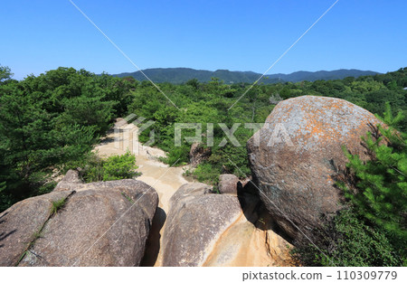 口山附近的巨石 口山附近的巨石 110309779