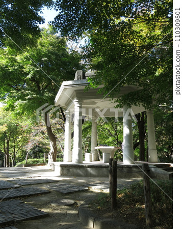 位於新宿中央公園富士見台的舊淀橋淨水廠六角堂 110309801