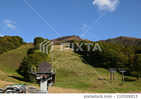 Autumn Tazawako Ski Resort where you can see Lake Tazawa Autumn Tazawako Ski Resort where you can see Lake Tazawa 110309813