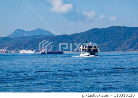 Sunny seascape near Yamato Wharf (Kure City, Hiroshima Prefecture) 110310120
